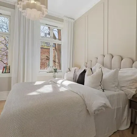 Lägenhet Stylish 2br Steps From Center *