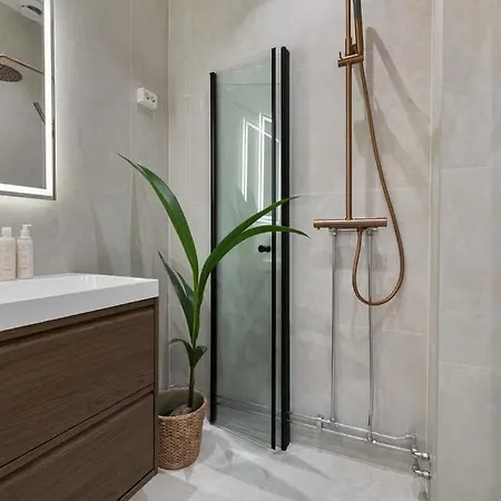 Stylish 2br Steps From Center Oslo