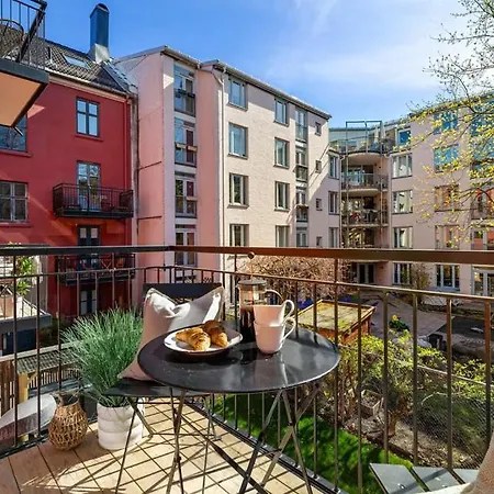 Stylish 2br Steps From Center Oslo