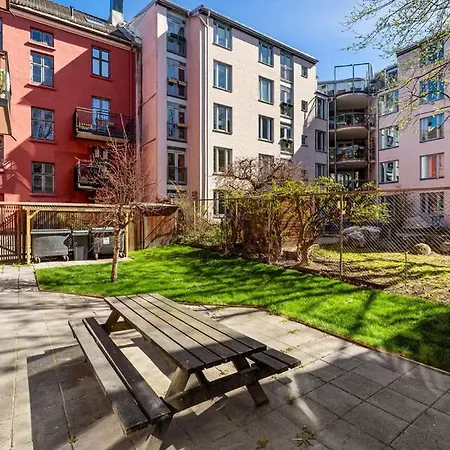 Lägenhet Stylish 2br Steps From Center